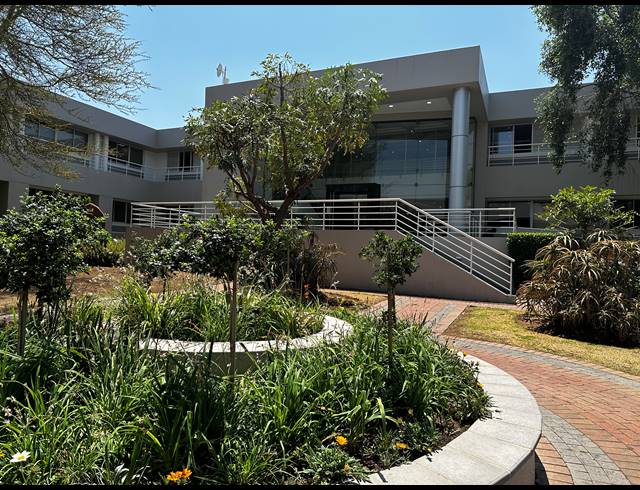 686M² OFFICE TO LET IN WOODMEAD